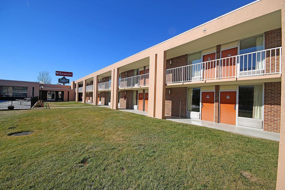 Ramada By Wyndham Wytheville Exterior foto