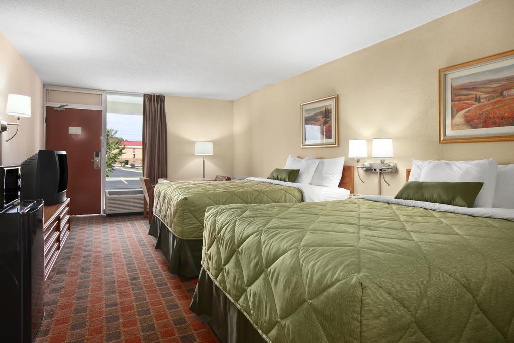 Ramada By Wyndham Wytheville Exterior foto